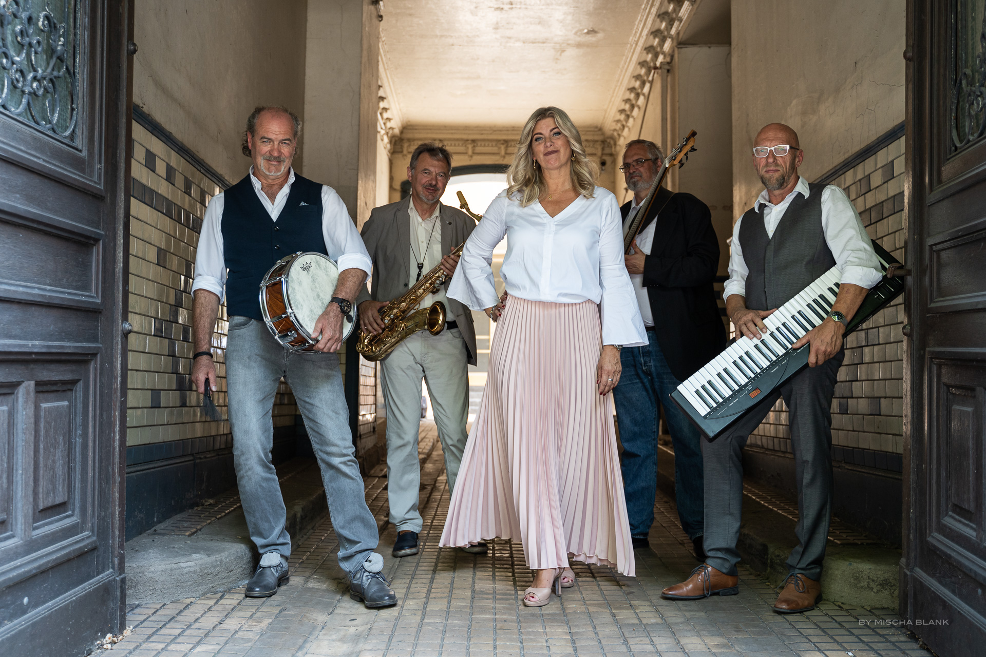 Jazz-Swing-Bossa Nova-Pop-und Soulsongs mit dem „4Bars-Quartett“ am Samstag, 17.05.2025 live im Campus
