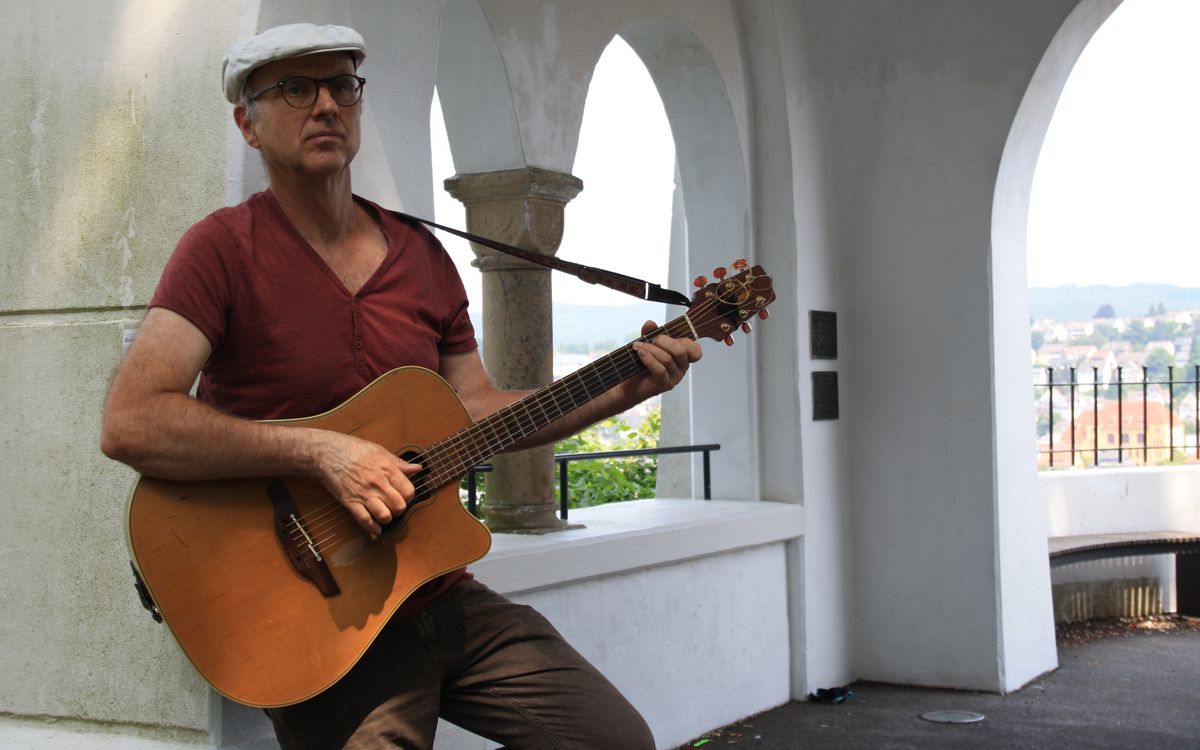 Filigranes Gitarrenspiel mit Uli Bause im Bürgertreff Campus